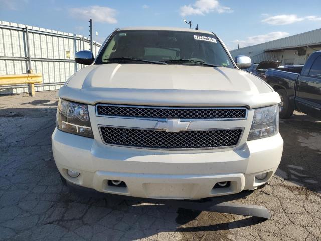 Photo 4 VIN: 1GNSKKE30BR293390 - CHEVROLET SUBURBAN K 