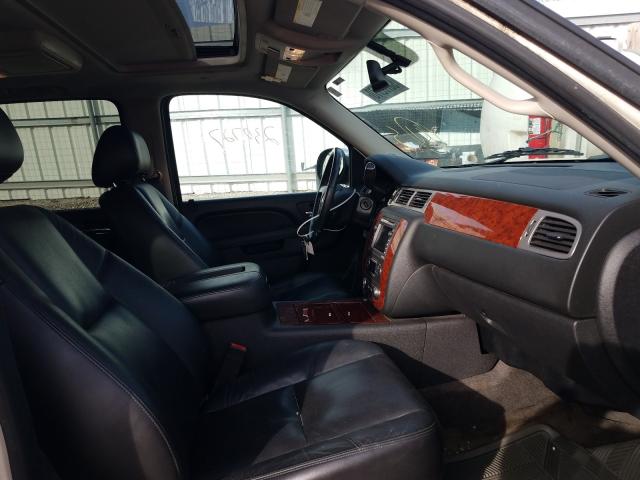 Photo 4 VIN: 1GNSKKE30BR319728 - CHEVROLET SUBURBAN K 