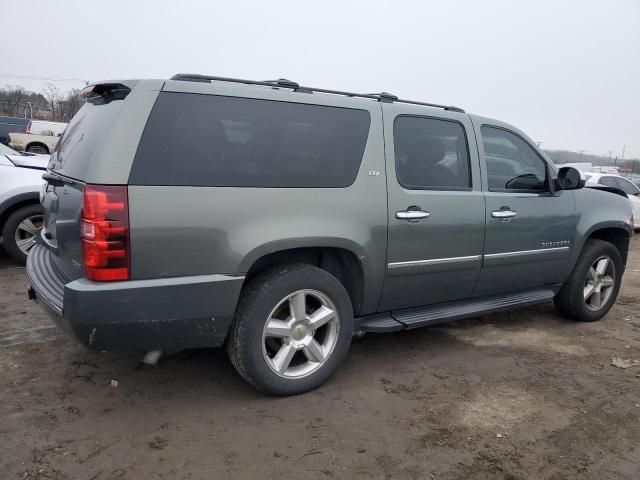 Photo 2 VIN: 1GNSKKE31BR172058 - CHEVROLET SUBURBAN 