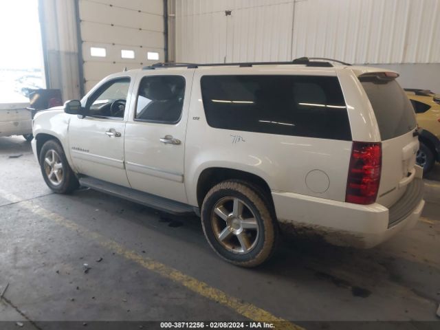 Photo 2 VIN: 1GNSKKE32BR184526 - CHEVROLET SUBURBAN 1500 