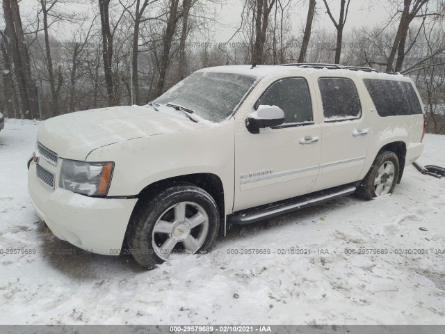 Photo 1 VIN: 1GNSKKE32BR226726 - CHEVROLET SUBURBAN 