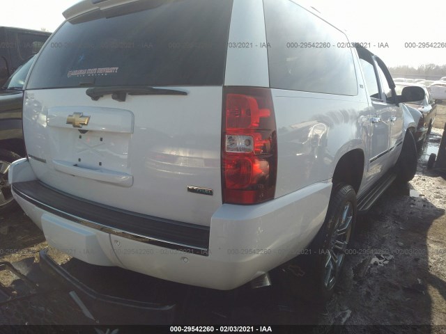 Photo 3 VIN: 1GNSKKE32BR359048 - CHEVROLET SUBURBAN 