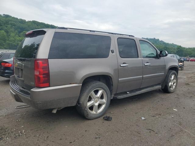 Photo 2 VIN: 1GNSKKE33BR262425 - CHEVROLET SUBURBAN 