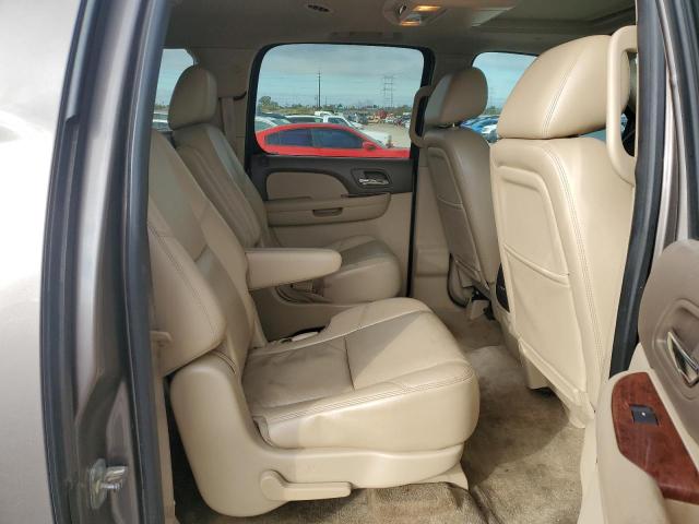 Photo 10 VIN: 1GNSKKE33BR373752 - CHEVROLET SUBURBAN 