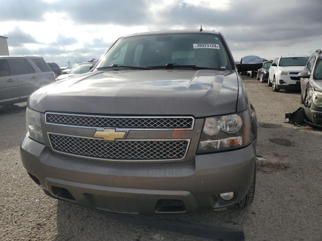 Photo 4 VIN: 1GNSKKE33BR373752 - CHEVROLET SUBURBAN 