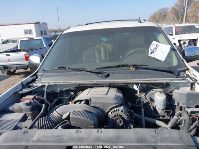 Photo 9 VIN: 1GNSKKE34BR230728 - CHEVROLET SUBURBAN 1500 