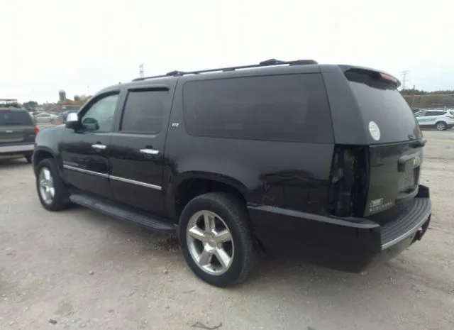 Photo 2 VIN: 1GNSKKE34BR357589 - CHEVROLET SUBURBAN 