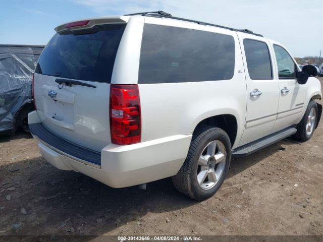 Photo 3 VIN: 1GNSKKE36BR104628 - CHEVROLET SUBURBAN 1500 