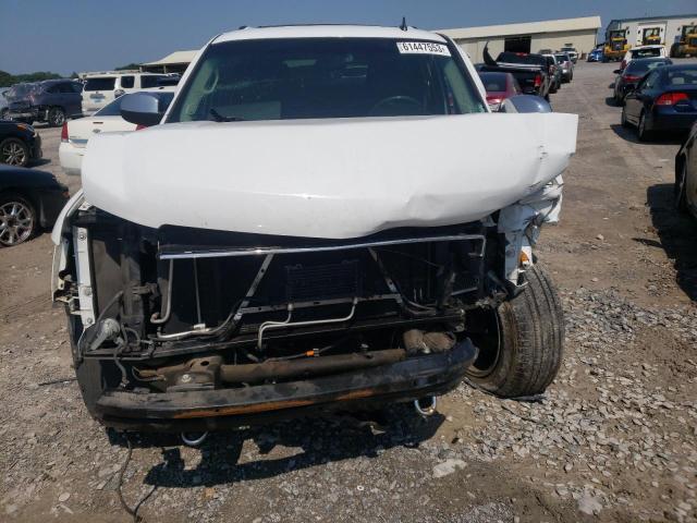 Photo 4 VIN: 1GNSKKE37BR138223 - CHEVROLET SUBURBAN K 