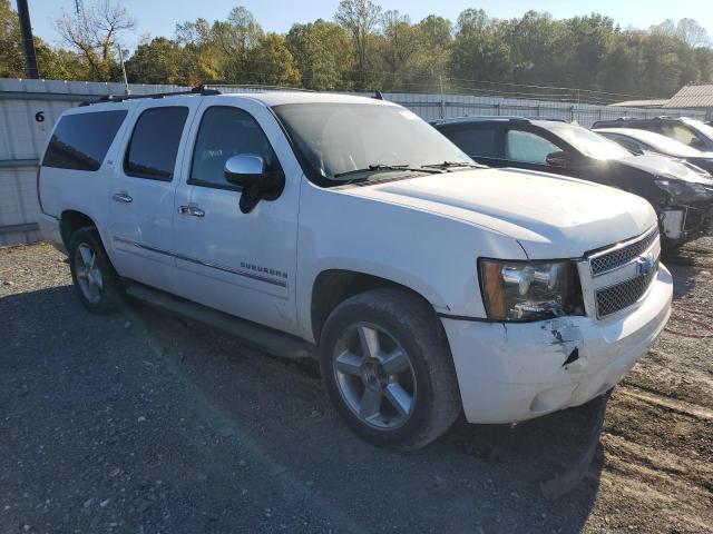 Photo 3 VIN: 1GNSKKE38BR191111 - CHEVROLET SUBURBAN K 