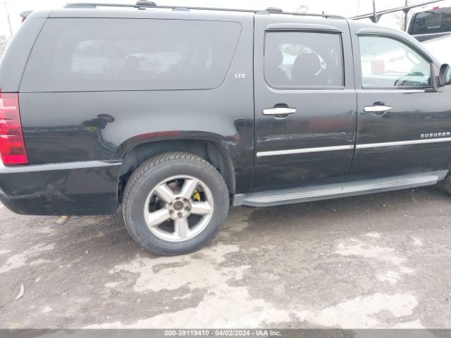 Photo 5 VIN: 1GNSKKE38BR246687 - CHEVROLET SUBURBAN 1500 