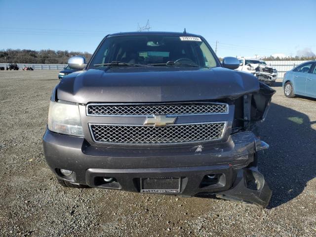 Photo 4 VIN: 1GNSKKE38BR257432 - CHEVROLET SUBURBAN K 