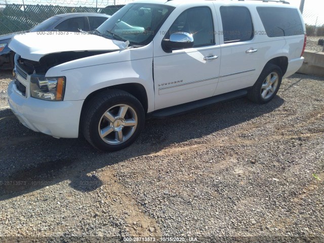 Photo 1 VIN: 1GNSKKE38BR326880 - CHEVROLET SUBURBAN 