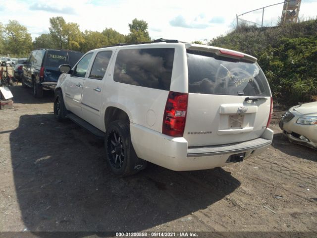 Photo 2 VIN: 1GNSKKE39BR280055 - CHEVROLET SUBURBAN 