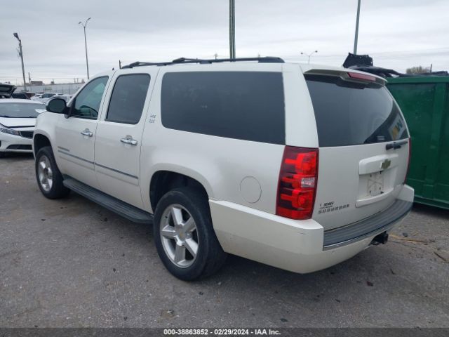 Photo 2 VIN: 1GNSKKE3XBR370136 - CHEVROLET SUBURBAN 1500 