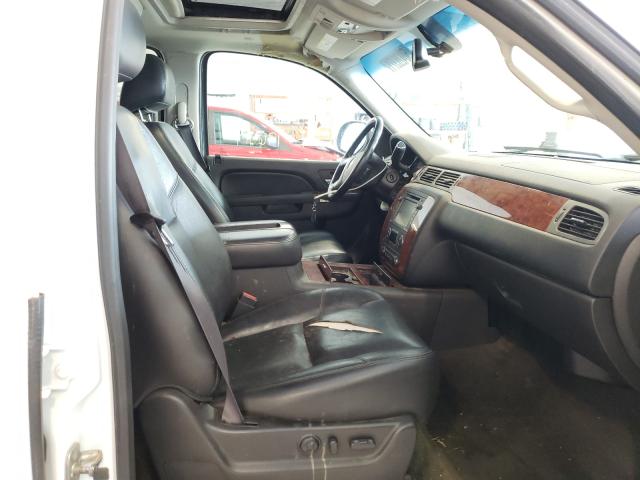 Photo 4 VIN: 1GNSKKE70CR126743 - CHEVROLET SUBURBAN K 