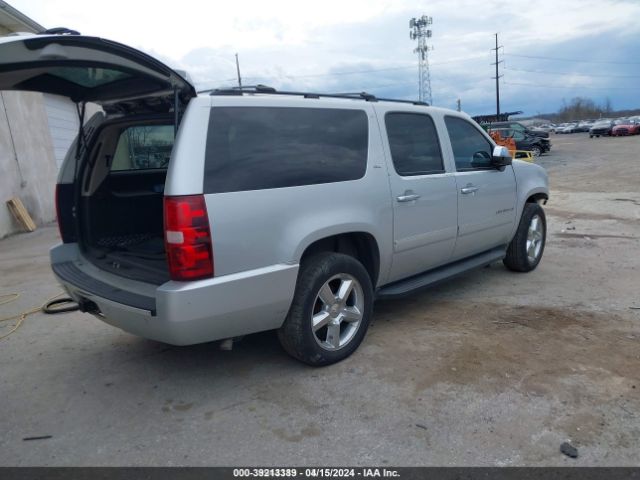 Photo 3 VIN: 1GNSKKE70ER145733 - CHEVROLET SUBURBAN 1500 