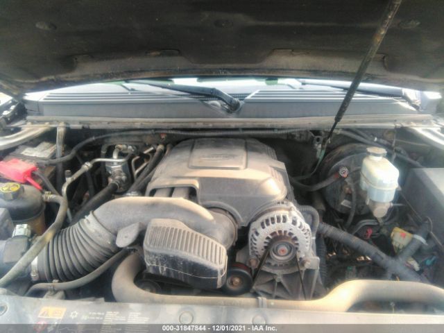 Photo 9 VIN: 1GNSKKE72DR273258 - CHEVROLET SUBURBAN 