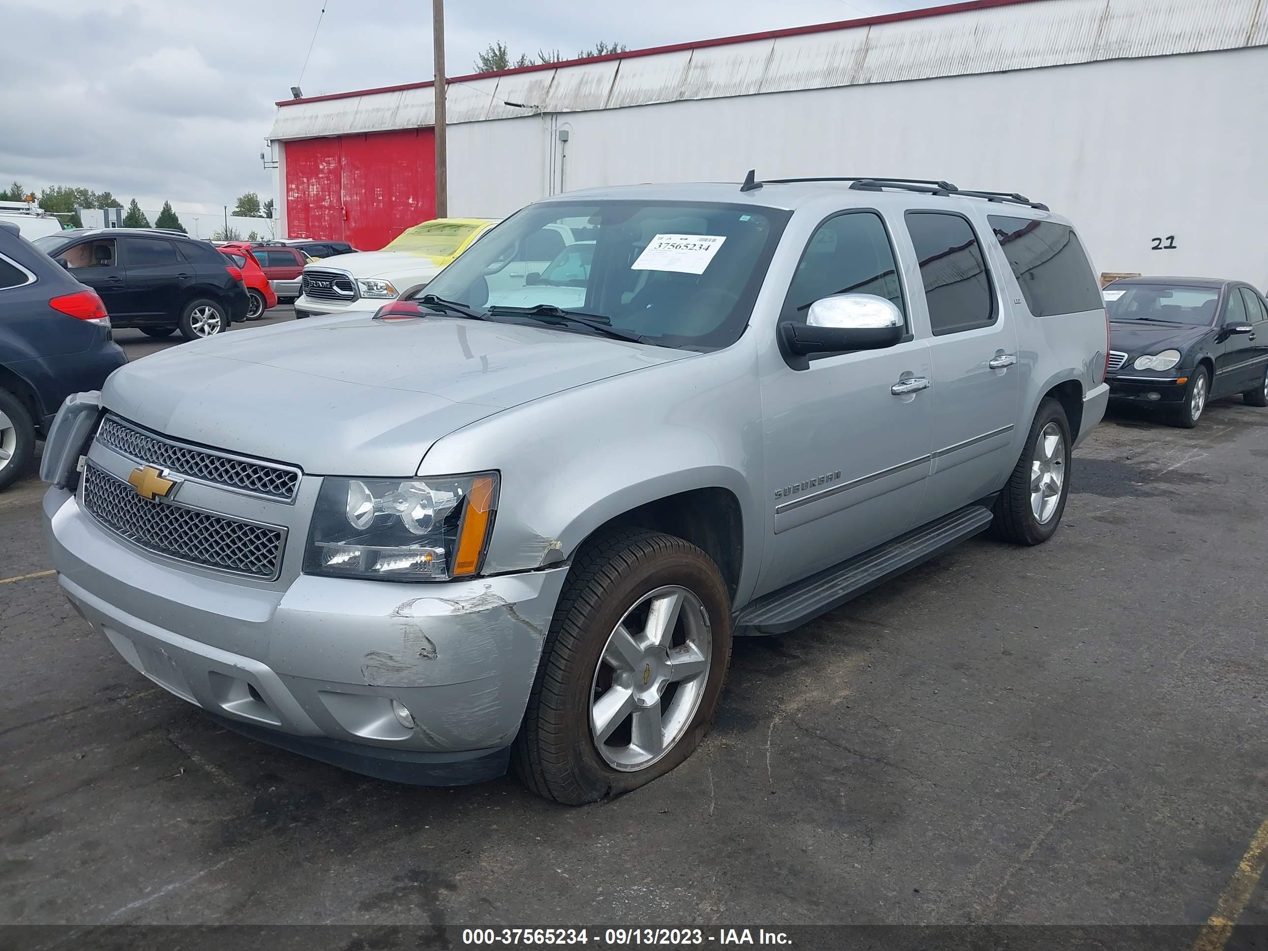 Photo 1 VIN: 1GNSKKE73ER138095 - CHEVROLET SUBURBAN 