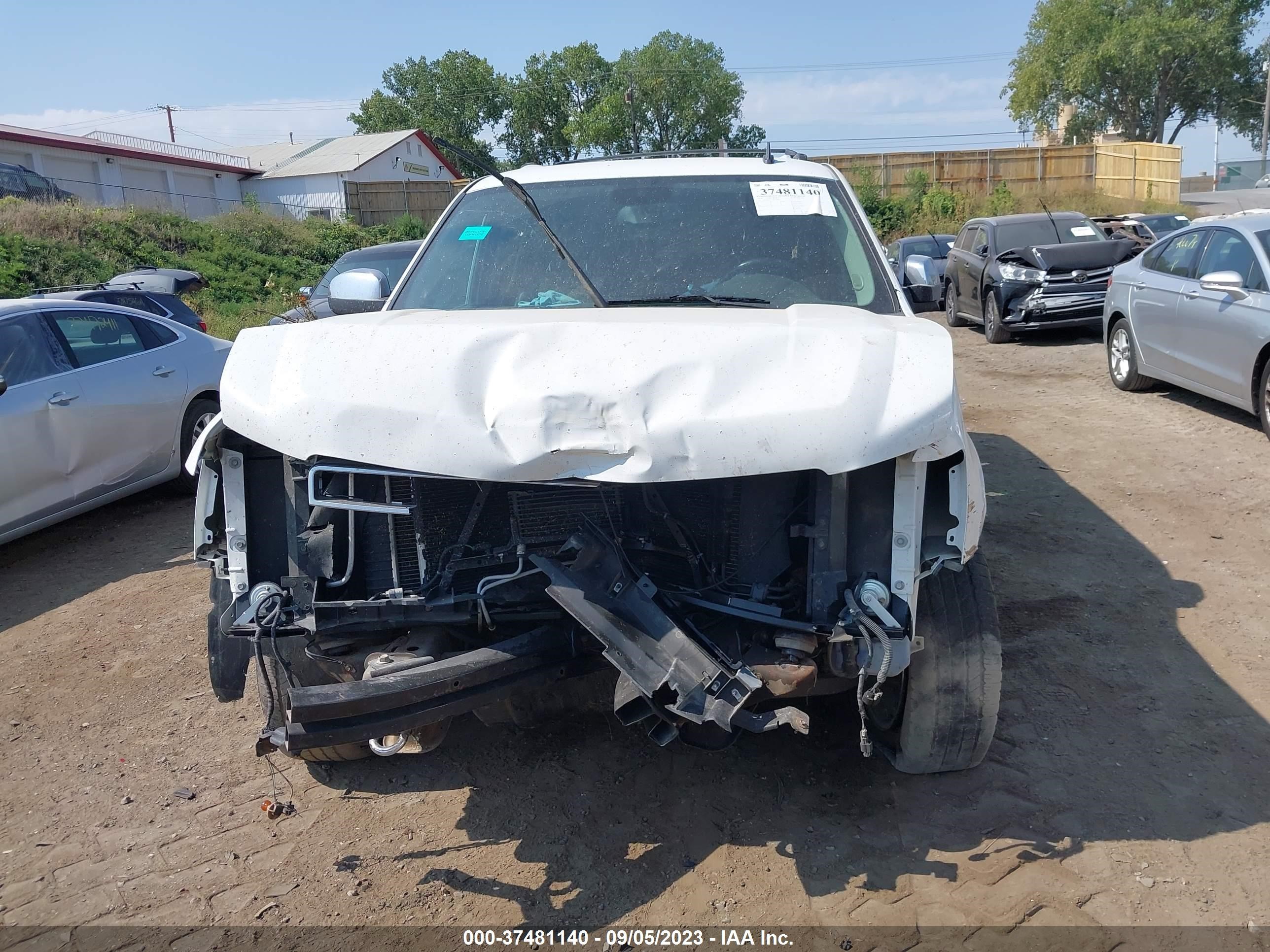 Photo 11 VIN: 1GNSKKE73ER153440 - CHEVROLET SUBURBAN 