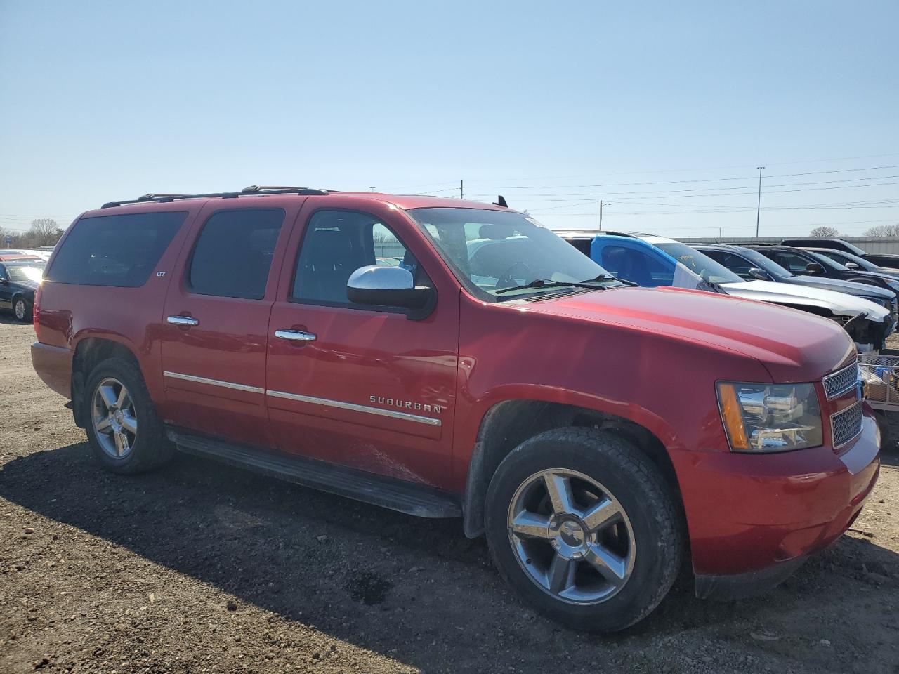 Photo 3 VIN: 1GNSKKE74CR174469 - CHEVROLET SUBURBAN 