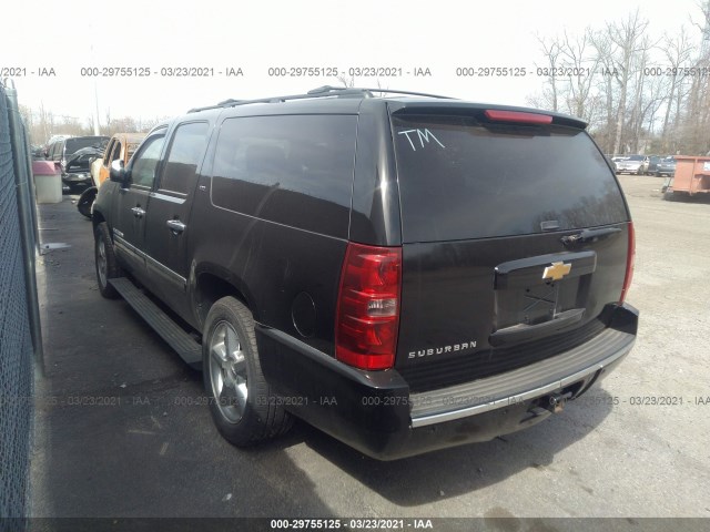 Photo 2 VIN: 1GNSKKE75DR111706 - CHEVROLET SUBURBAN 