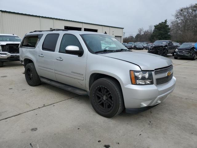 Photo 3 VIN: 1GNSKKE75DR275358 - CHEVROLET SUBURBAN 