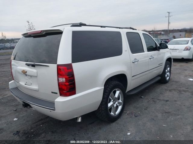 Photo 3 VIN: 1GNSKKE77CR220182 - CHEVROLET SUBURBAN 1500 