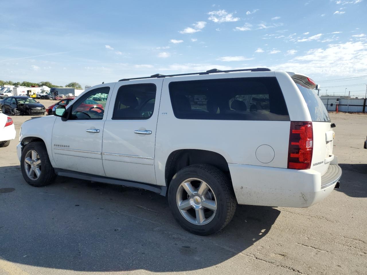 Photo 1 VIN: 1GNSKKE77DR160101 - CHEVROLET SUBURBAN 