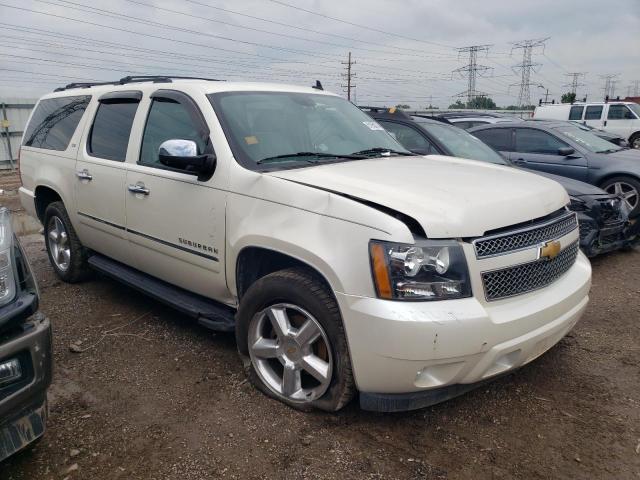 Photo 3 VIN: 1GNSKKE78DR162908 - CHEVROLET SUBURBAN 