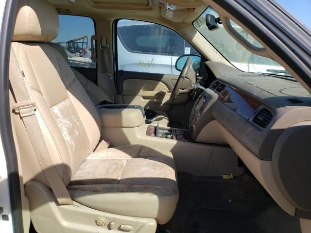 Photo 4 VIN: 1GNSKKE7XDR310816 - CHEVROLET SUBURBAN K 