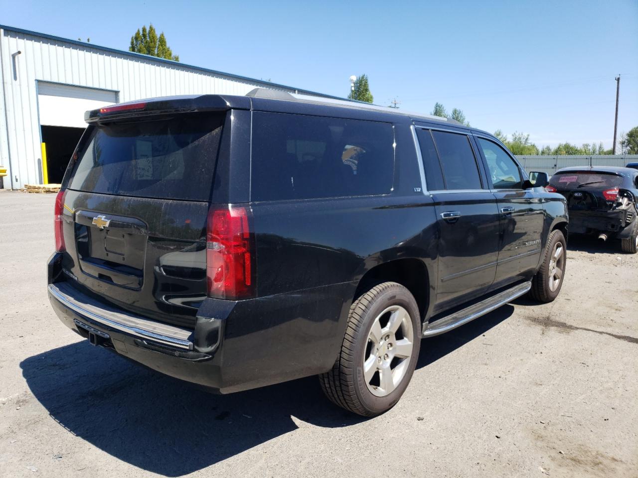 Photo 2 VIN: 1GNSKKKC1FR549868 - CHEVROLET SUBURBAN 