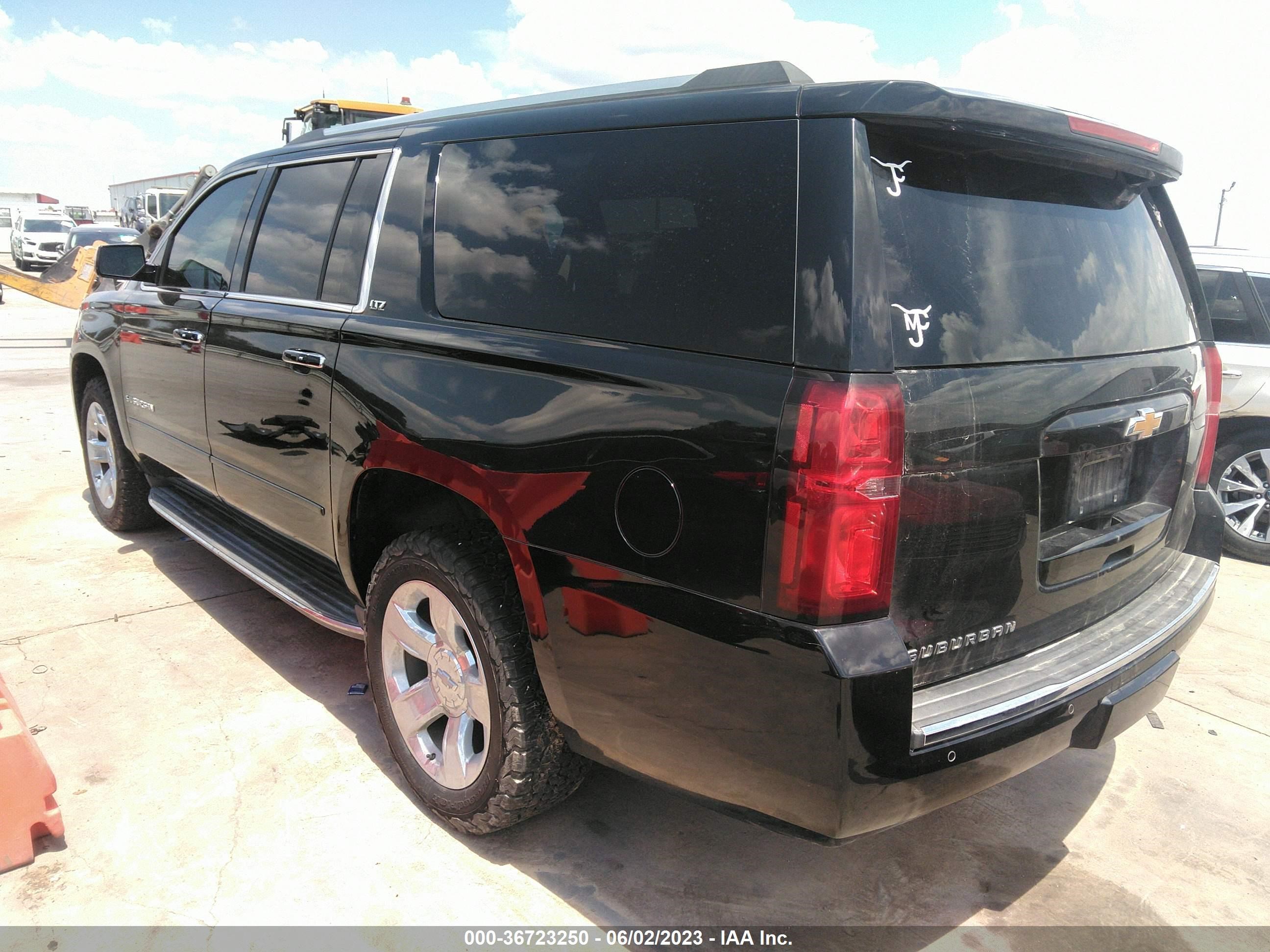 Photo 2 VIN: 1GNSKKKC5FR624748 - CHEVROLET SUBURBAN 