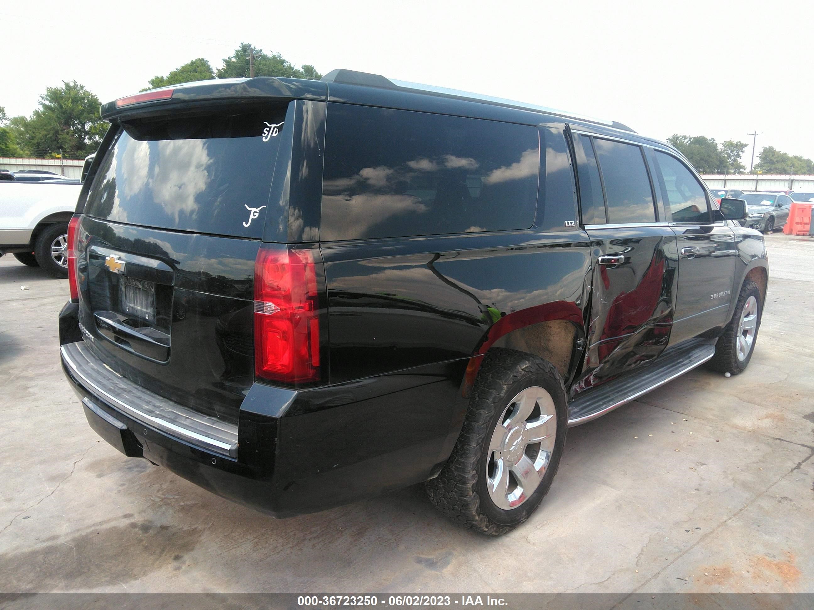 Photo 3 VIN: 1GNSKKKC5FR624748 - CHEVROLET SUBURBAN 