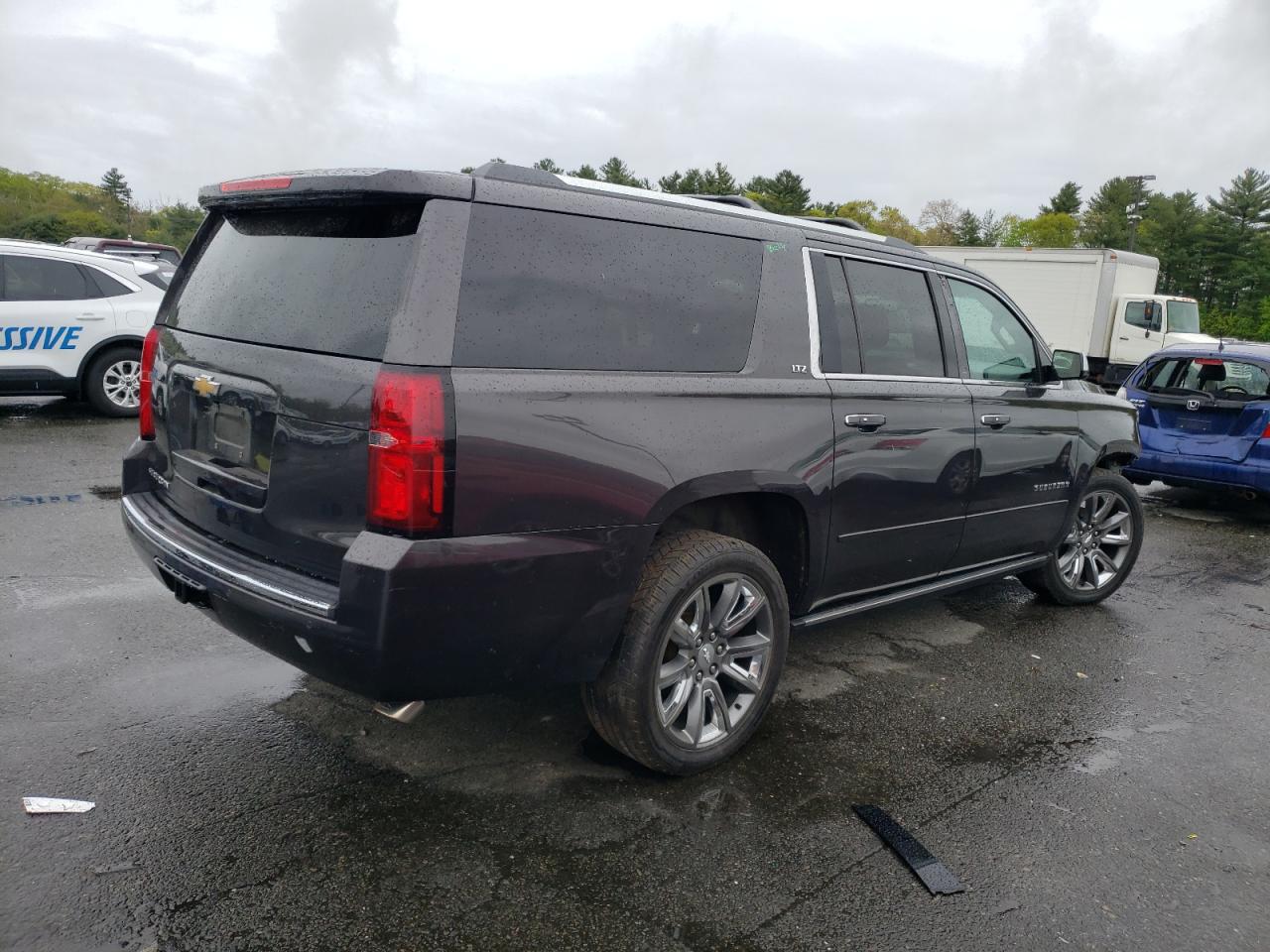 Photo 2 VIN: 1GNSKKKC7FR710952 - CHEVROLET SUBURBAN 