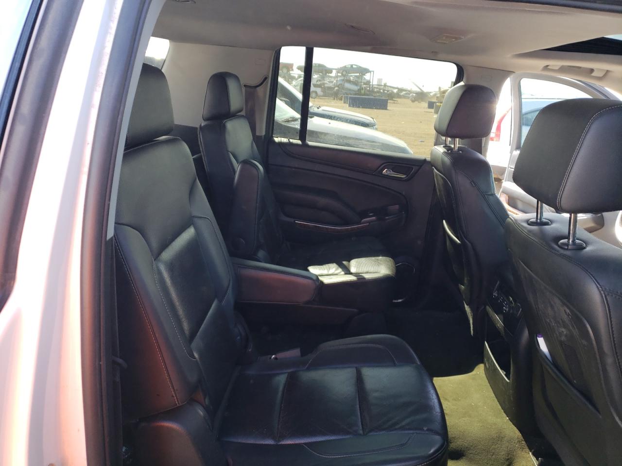 Photo 10 VIN: 1GNSKKKC8FR212727 - CHEVROLET SUBURBAN 