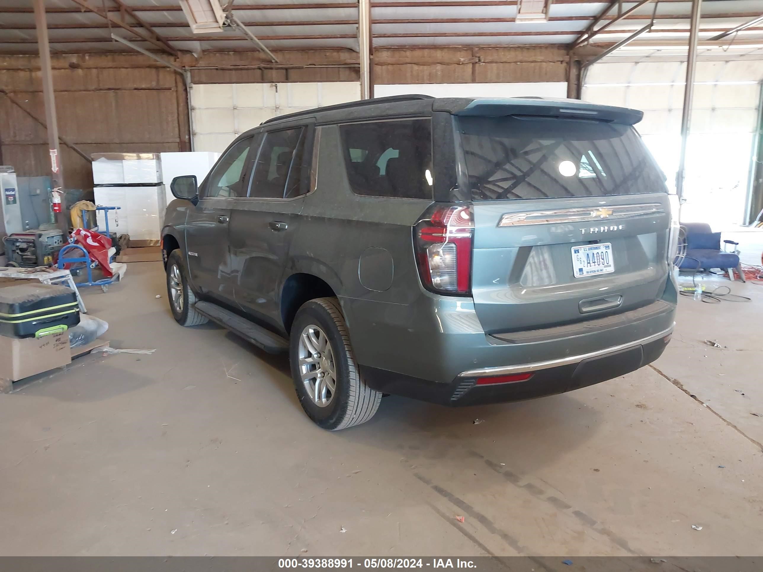 Photo 2 VIN: 1GNSKLKD2RR234015 - CHEVROLET TAHOE 