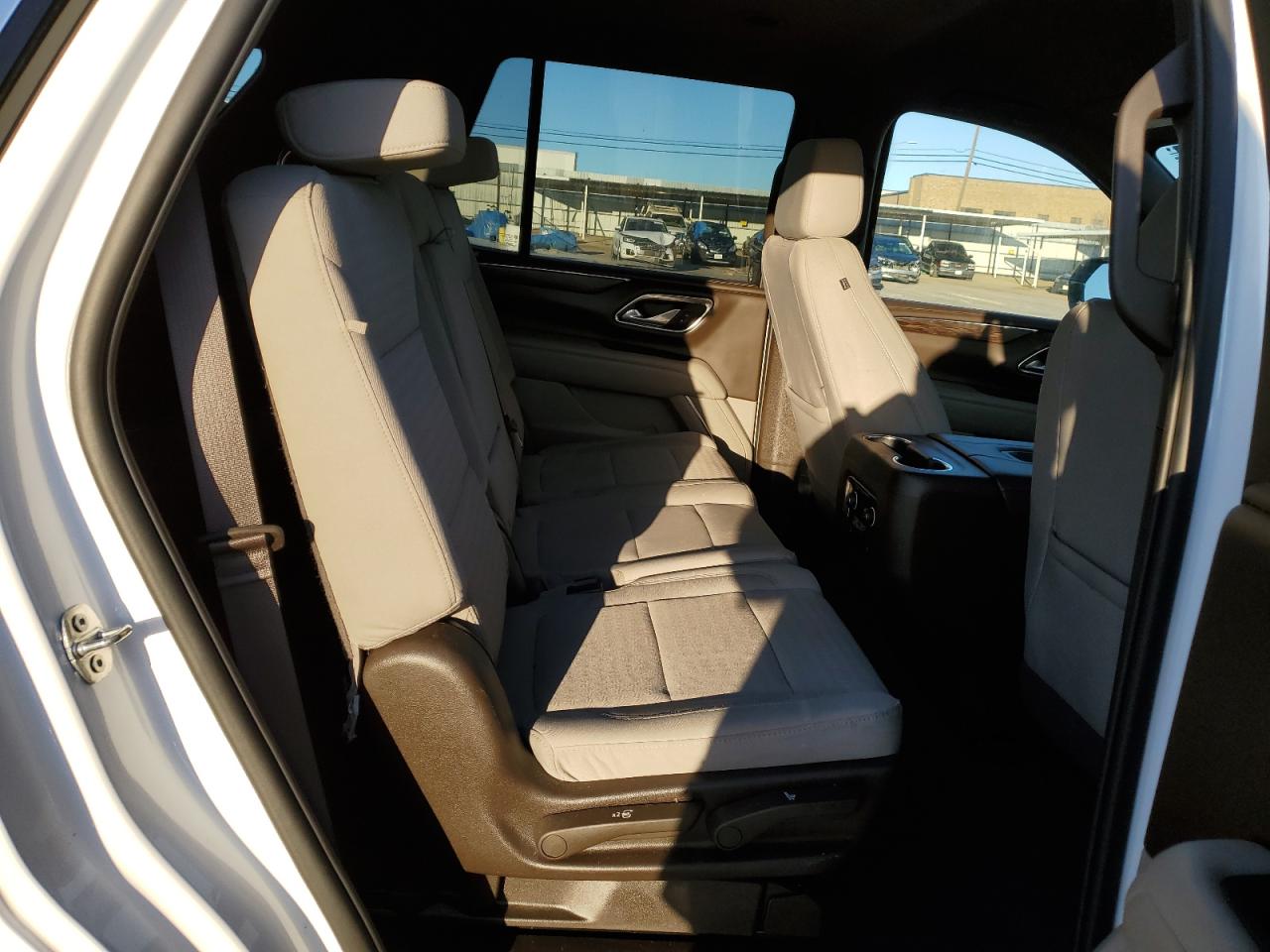 Photo 10 VIN: 1GNSKMKD1PR180693 - CHEVROLET TAHOE 