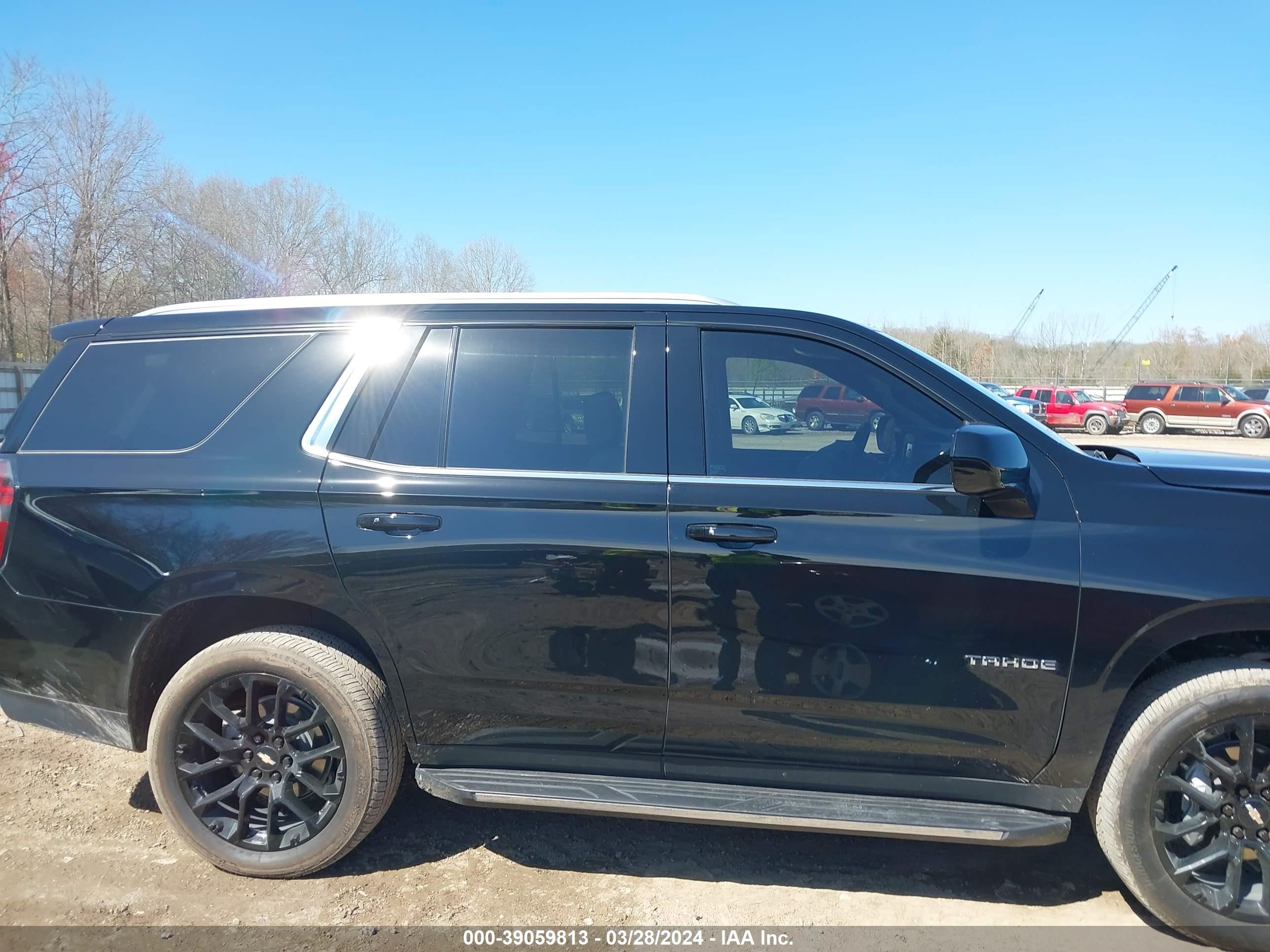 Photo 12 VIN: 1GNSKMKD2PR309377 - CHEVROLET TAHOE 