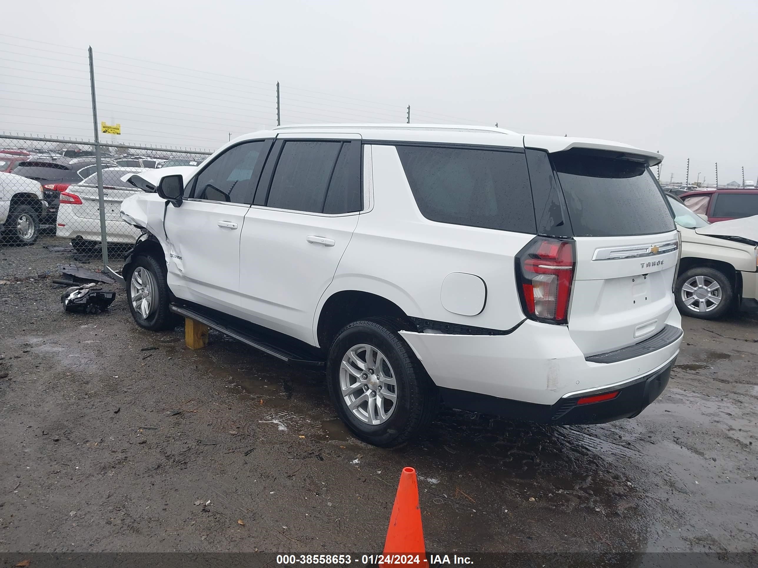 Photo 2 VIN: 1GNSKMKD9PR133055 - CHEVROLET TAHOE 