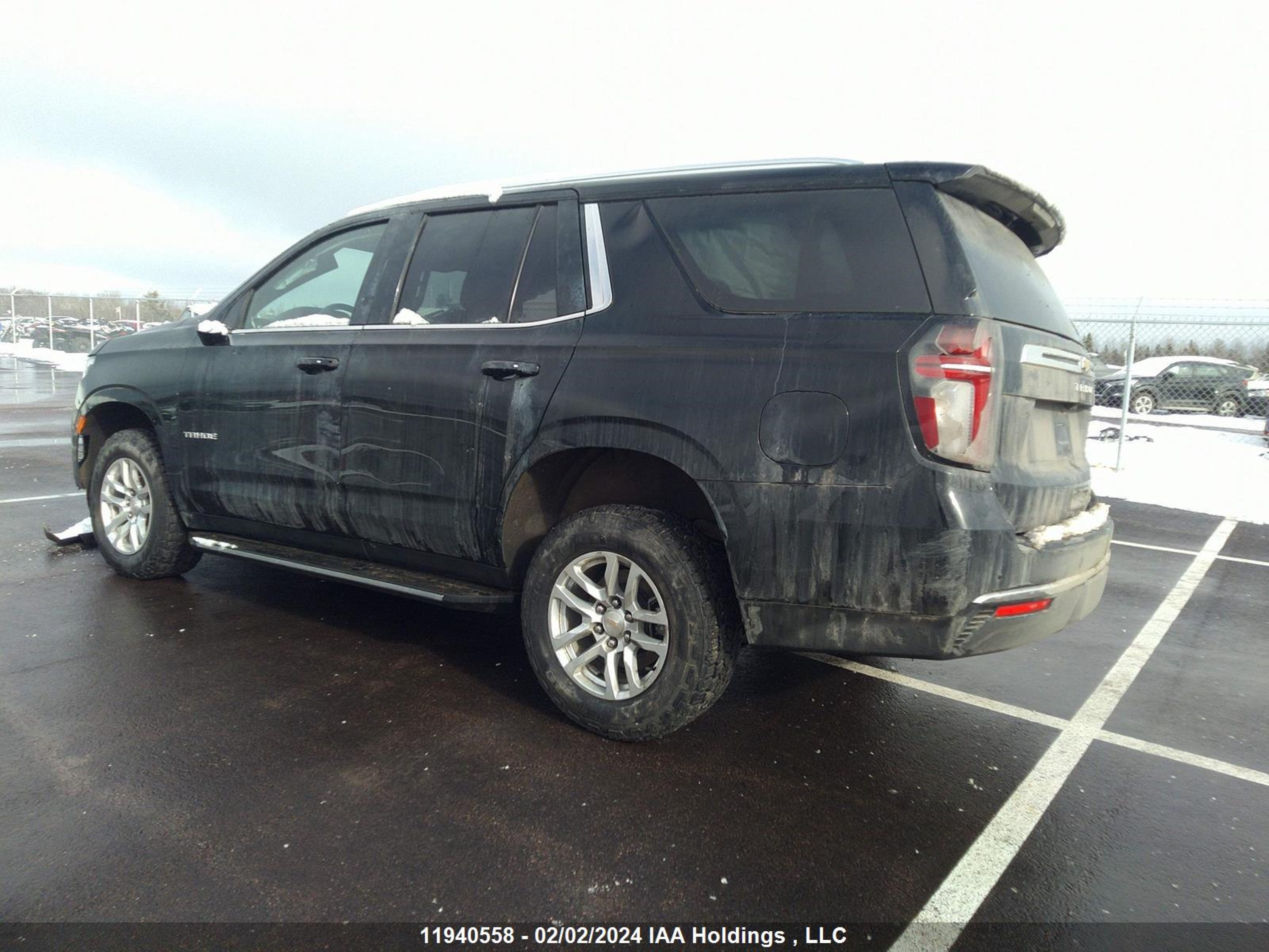 Photo 2 VIN: 1GNSKNKD1PR369883 - CHEVROLET TAHOE 