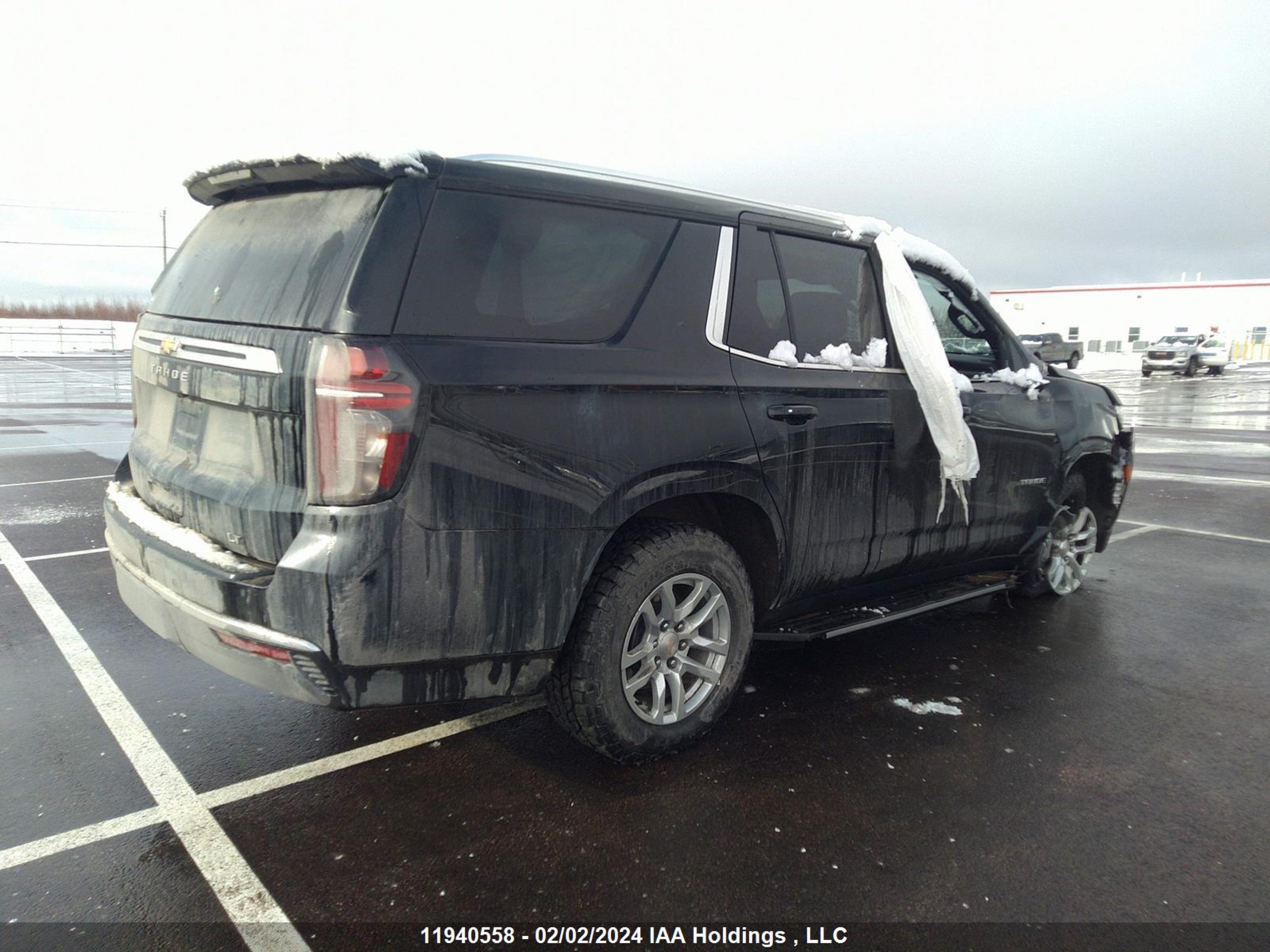 Photo 3 VIN: 1GNSKNKD1PR369883 - CHEVROLET TAHOE 