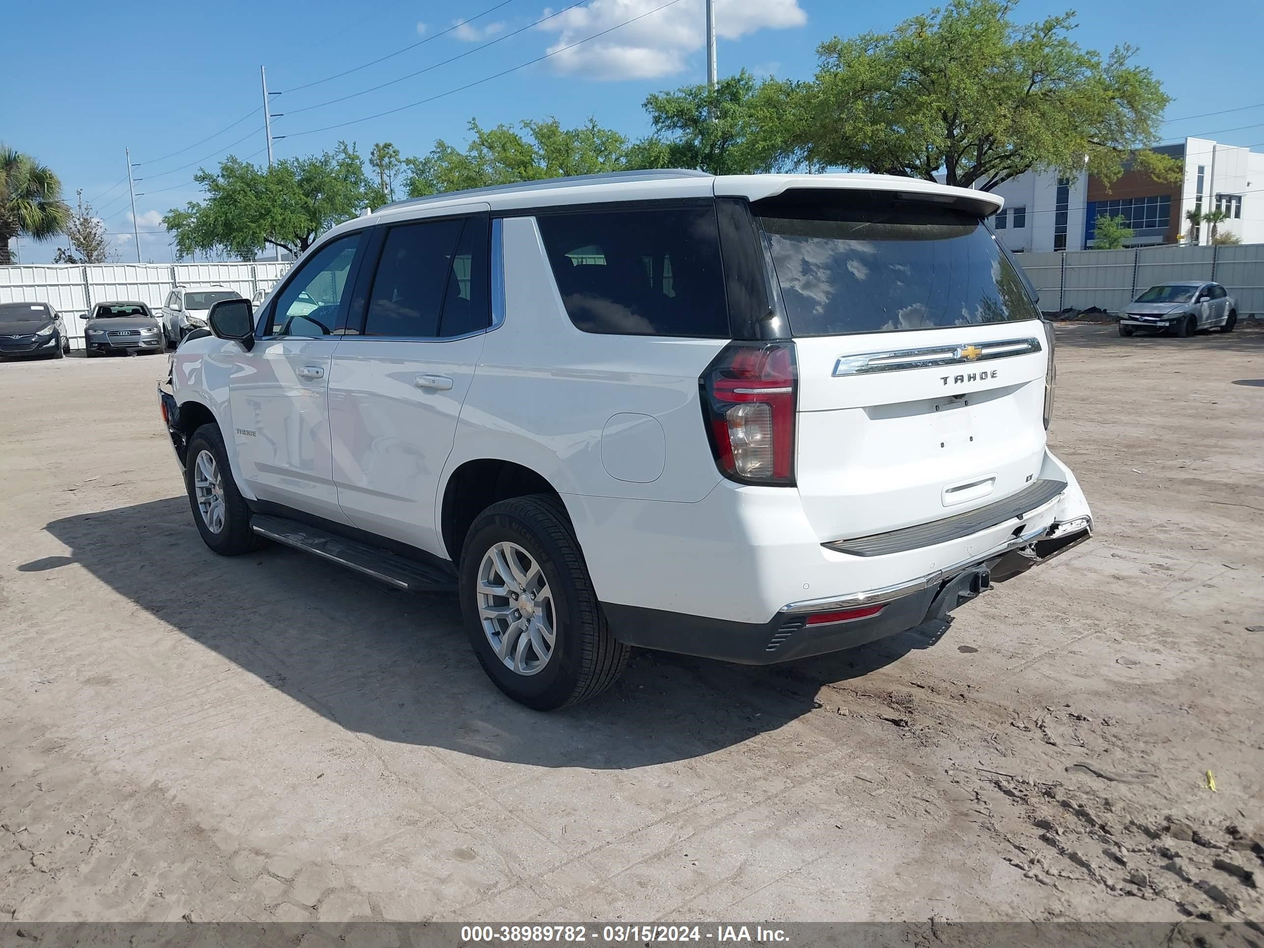 Photo 2 VIN: 1GNSKNKD6PR297272 - CHEVROLET TAHOE 