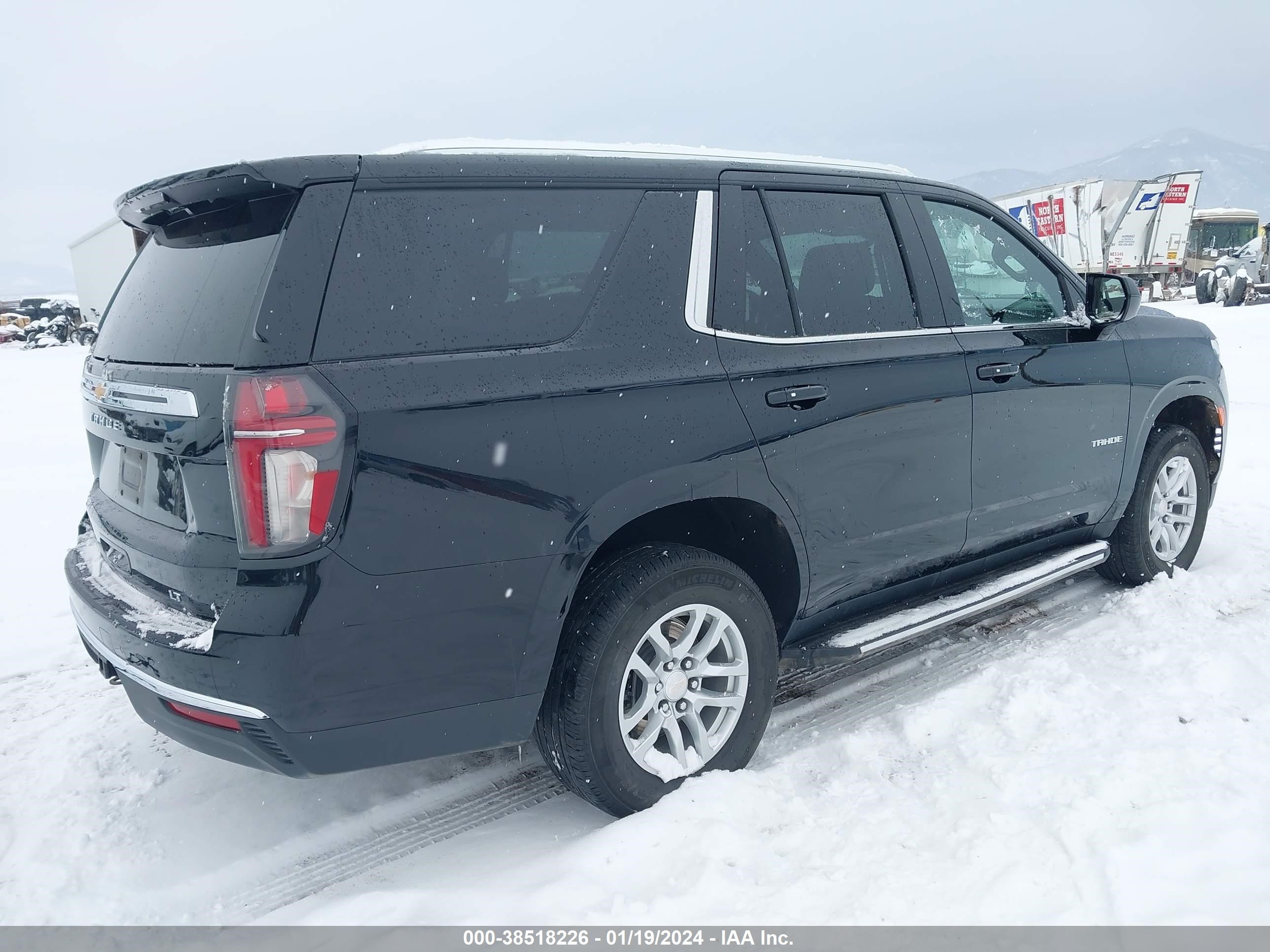 Photo 3 VIN: 1GNSKNKD7PR348651 - CHEVROLET TAHOE 