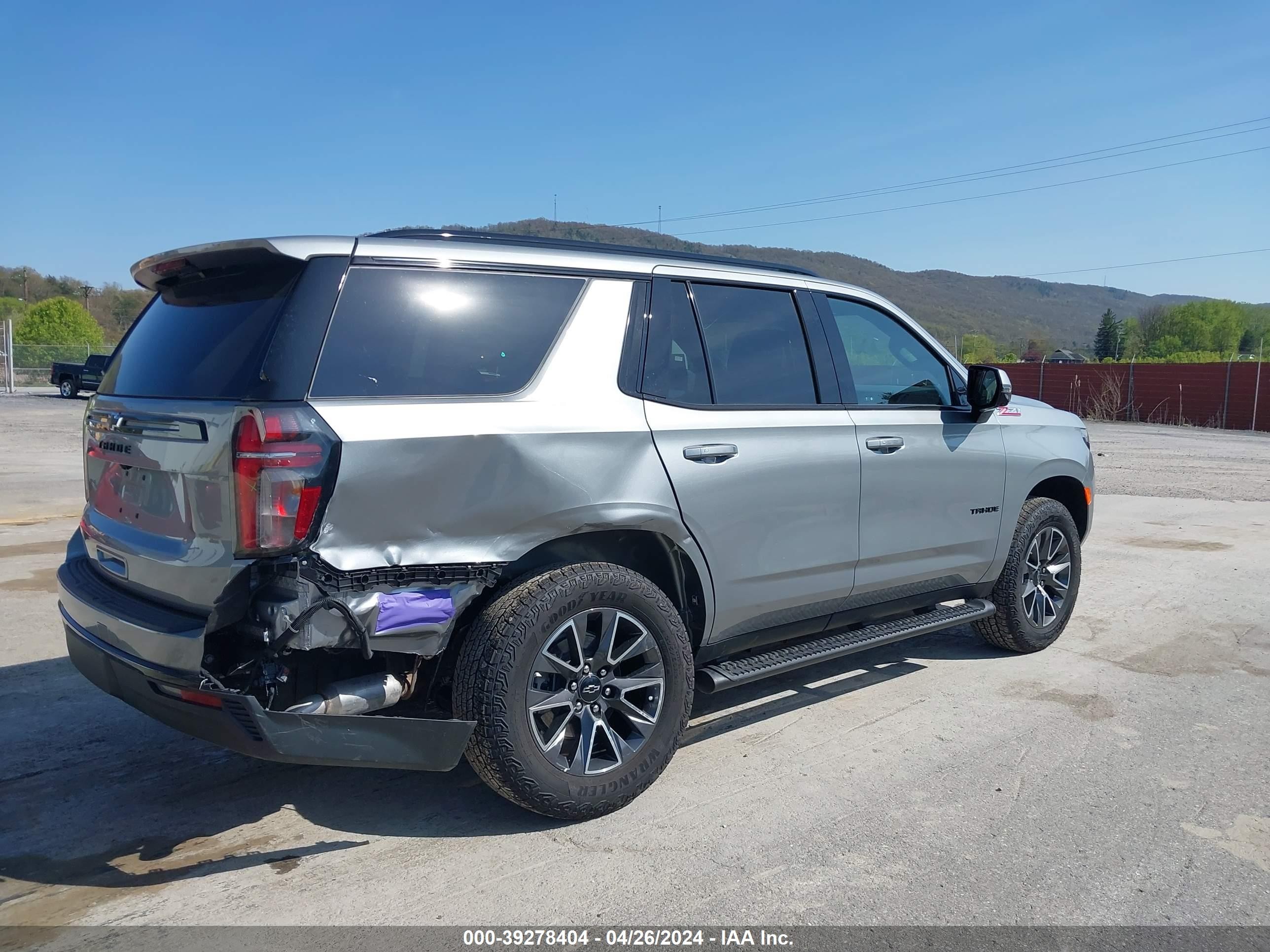 Photo 3 VIN: 1GNSKPKD7RR131518 - CHEVROLET TAHOE 