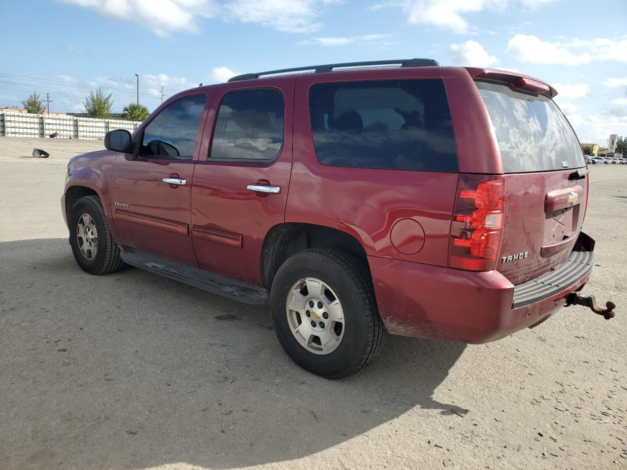 Photo 1 VIN: 1GNUCAE01AR175384 - CHEVROLET TAHOE 