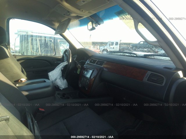 Photo 4 VIN: 1GNUCAE05AR151282 - CHEVROLET TAHOE 