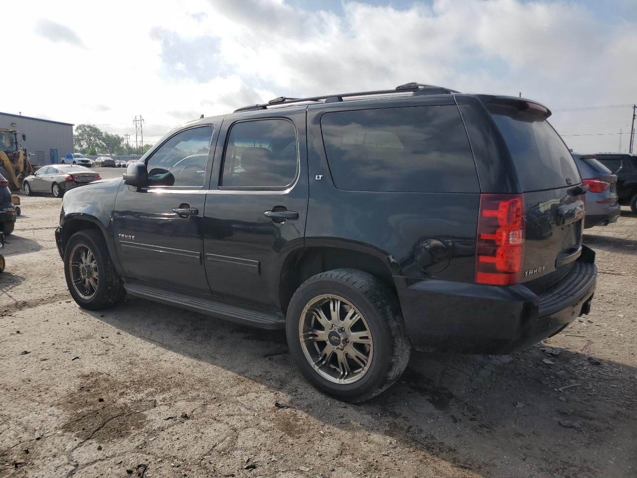 Photo 1 VIN: 1GNUCBE0XAR229366 - CHEVROLET TAHOE 