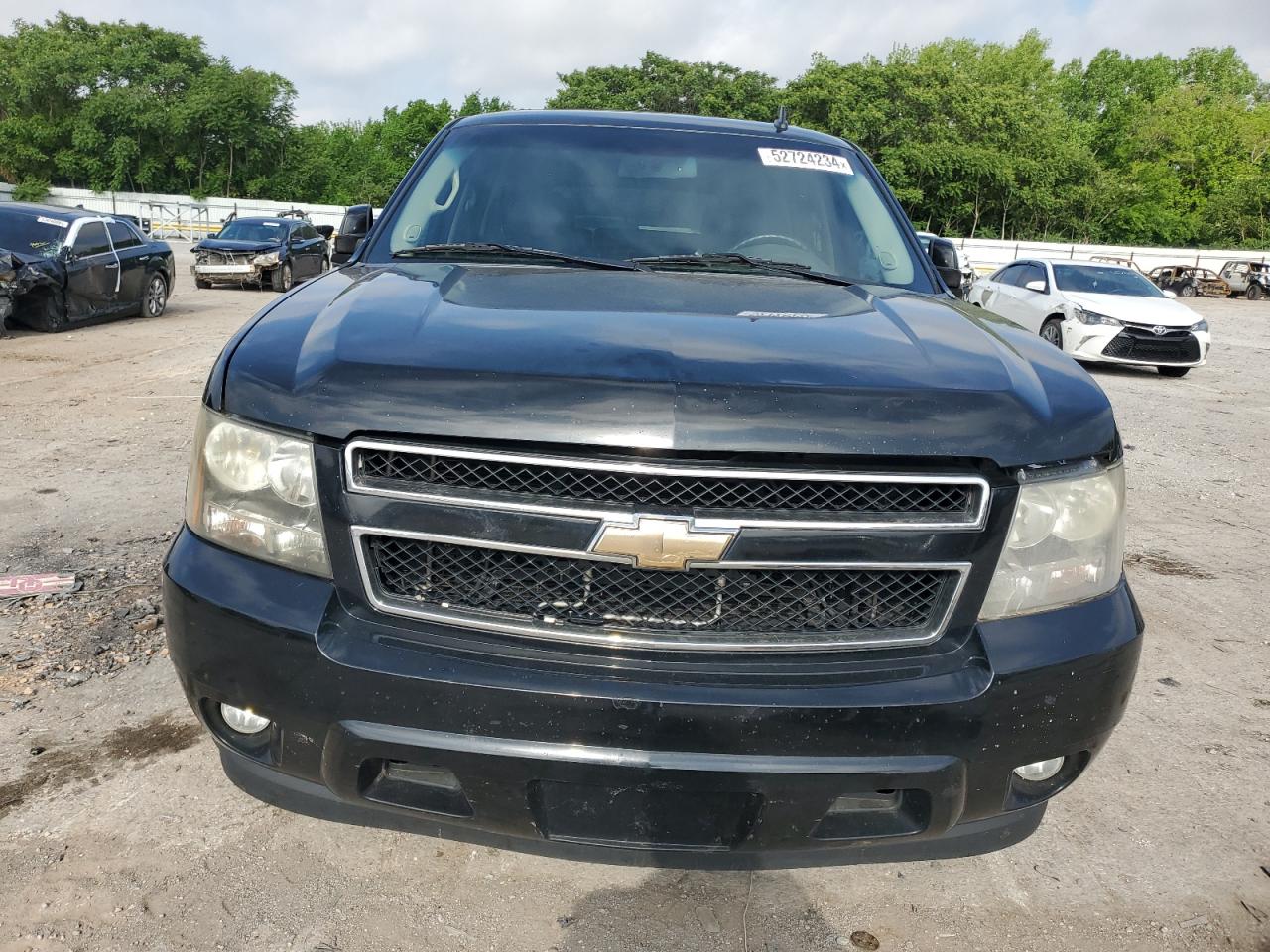 Photo 4 VIN: 1GNUCBE0XAR229366 - CHEVROLET TAHOE 