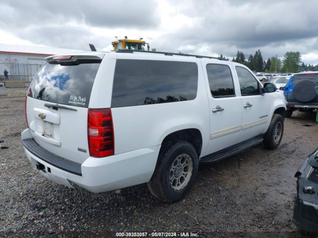 Photo 3 VIN: 1GNUCHE00AR237396 - CHEVROLET SUBURBAN 1500 